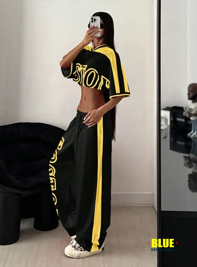 StreetHx Women's Printed Crop Top & Sweatpants Set