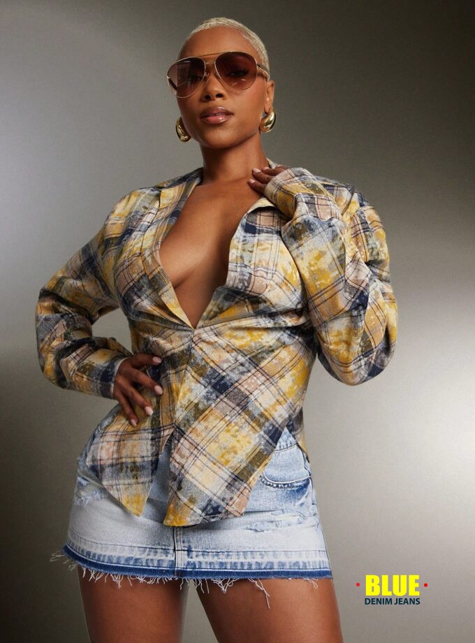 Denimoi Women's Plaid Long-Sleeved Shirt, Suitable For Daily Commuting, With Irregular Slits And A Turn-Down Collar.